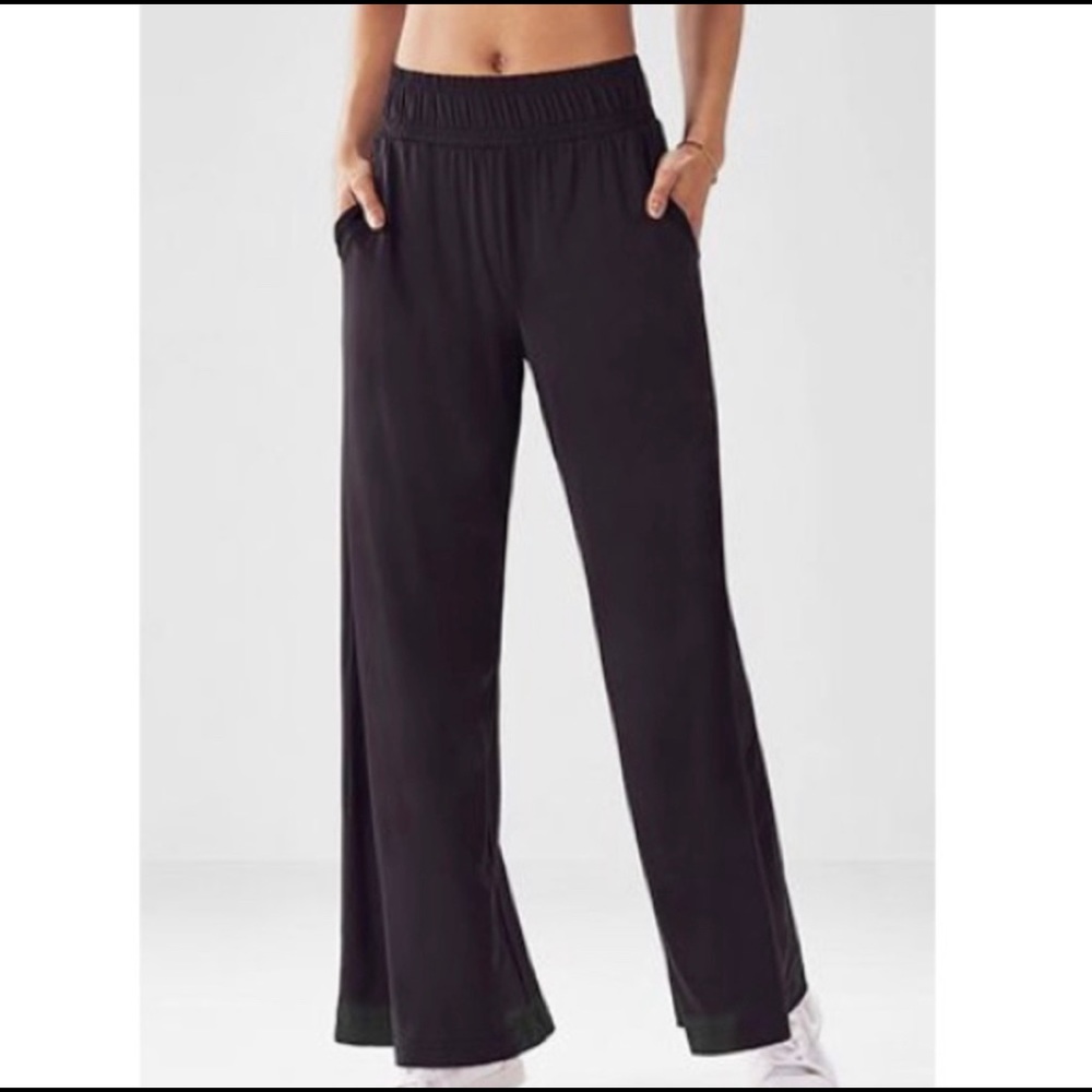 Fabletics- Black Wide Leg High Rise Heidi Pant